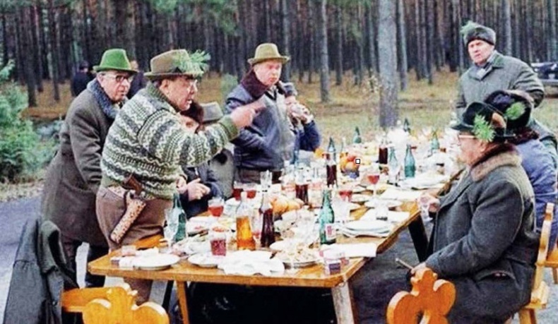 Иллюстрация к книге — Генеральный секретарь ЦК КПСС Леонид Ильич Брежнев [i_031.jpg]