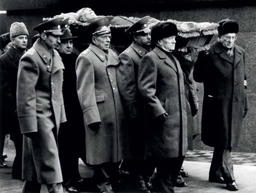 Иллюстрация к книге — Генеральный секретарь ЦК КПСС Леонид Ильич Брежнев [i_034.jpg]