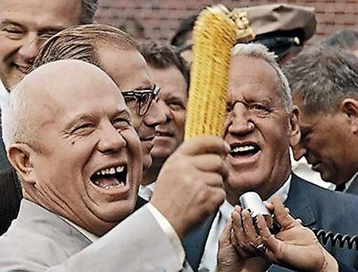 Иллюстрация к книге — Первый секретарь ЦК КПСС Никита Сергеевич Хрущёв [i_027.jpg]