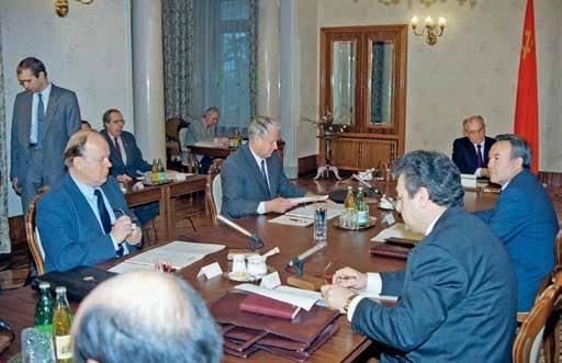 Иллюстрация к книге — Президент Российской Федерации Борис Николаевич Ельцин [i_025.jpg]