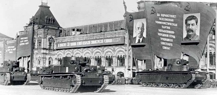 Иллюстрация к книге — Генеральный секретарь ЦК ВКП(б) Иосиф Виссарионович Сталин [i_040.jpg]