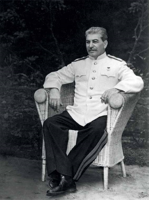 Иллюстрация к книге — Генеральный секретарь ЦК ВКП(б) Иосиф Виссарионович Сталин [i_052.jpg]