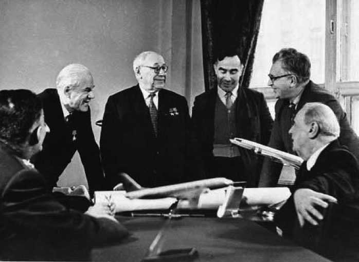 Иллюстрация к книге — Великие умы России. Том 8. Андрей Туполев [i_010.jpg]