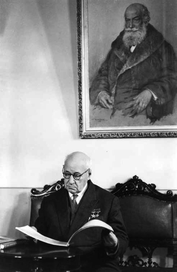 Иллюстрация к книге — Великие умы России. Том 8. Андрей Туполев [i_012.jpg]