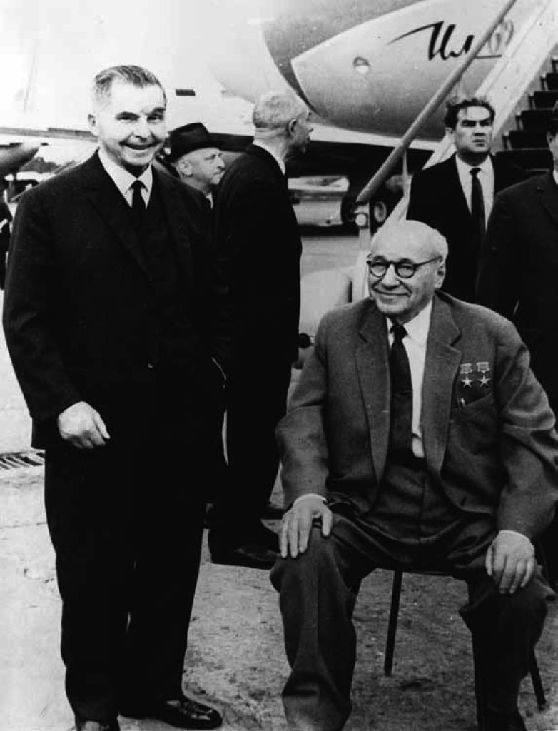 Иллюстрация к книге — Великие умы России. Том 8. Андрей Туполев [i_029.jpg]