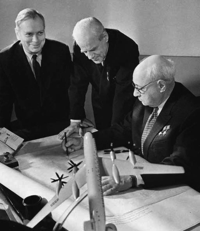 Иллюстрация к книге — Великие умы России. Том 8. Андрей Туполев [i_031.jpg]