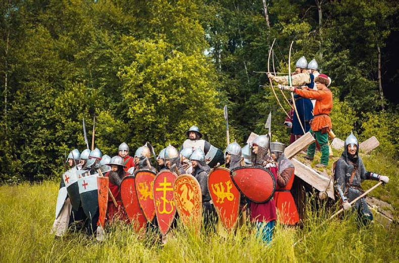 Иллюстрация к книге — Полководцы Древней Руси. Мстислав Тмутараканский, Владимир Мономах, Мстислав Удатный, Даниил Галицкий [_30.jpg]