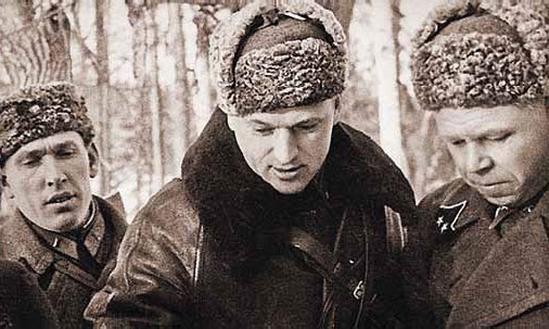 Иллюстрация к книге — Полководцы Великой Отечественной. Книга 2. Алексей Антонов, Константин Рокоссовский, Михаил Ефремов, Иван Баграмян, Иван Конев [_16.jpg]