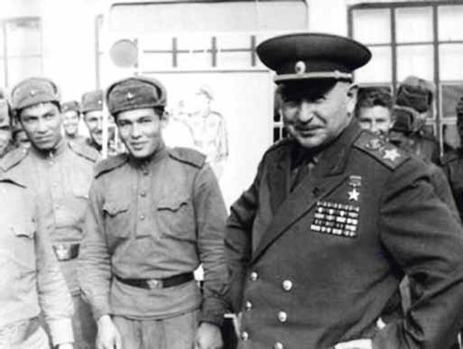 Иллюстрация к книге — Полководцы Великой Отечественной. Книга 2. Алексей Антонов, Константин Рокоссовский, Михаил Ефремов, Иван Баграмян, Иван Конев [_39.jpg]