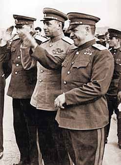 Иллюстрация к книге — Полководцы Великой Отечественной. Книга 2. Алексей Антонов, Константин Рокоссовский, Михаил Ефремов, Иван Баграмян, Иван Конев [_4.jpg]