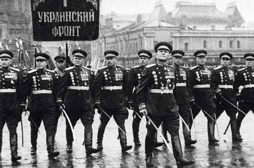 Иллюстрация к книге — Полководцы Великой Отечественной. Книга 2. Алексей Антонов, Константин Рокоссовский, Михаил Ефремов, Иван Баграмян, Иван Конев [_52.jpg]