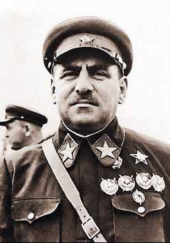 Иллюстрация к книге — Красные полководцы. Сергей Каменев, Семен Будённый, Михаил Фрунзе, Василий Чапаев, Василий Блюхер, Михаил Тухачевский [_36.jpg]