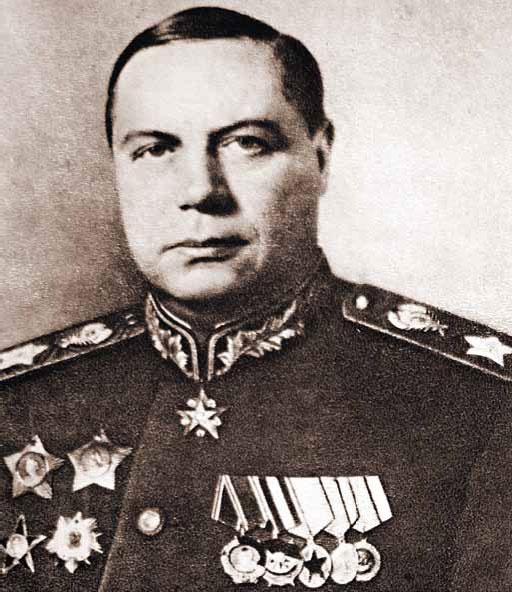 Иллюстрация к книге — Полководцы Великой Отечественной. Книга 1. Иосиф Сталин, Сидор Ковпак, Иван Панфилов, Федор Толбухин, Александр Василевский [_34.jpg]