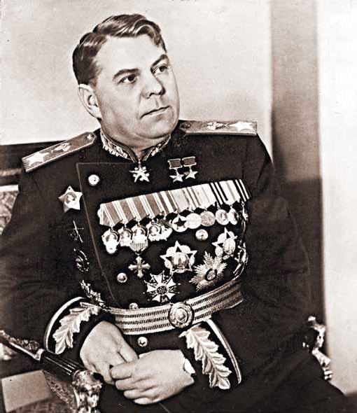 Иллюстрация к книге — Полководцы Великой Отечественной. Книга 1. Иосиф Сталин, Сидор Ковпак, Иван Панфилов, Федор Толбухин, Александр Василевский [_40.jpg]