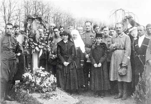 Иллюстрация к книге — Белые полководцы. Николай Юденич, Лавр Корнилов, Антон Деникин, Александр Колчак, Петр Врангель, Владимир Каппель [_17.jpg]