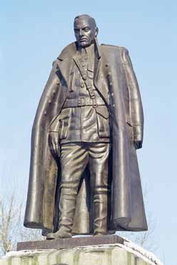 Иллюстрация к книге — Белые полководцы. Николай Юденич, Лавр Корнилов, Антон Деникин, Александр Колчак, Петр Врангель, Владимир Каппель [_31.jpg]