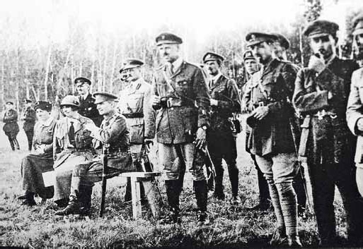 Иллюстрация к книге — Белые полководцы. Николай Юденич, Лавр Корнилов, Антон Деникин, Александр Колчак, Петр Врангель, Владимир Каппель [_35.jpg]