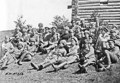 Иллюстрация к книге — Белые полководцы. Николай Юденич, Лавр Корнилов, Антон Деникин, Александр Колчак, Петр Врангель, Владимир Каппель [_36.jpg]