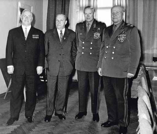 Иллюстрация к книге — Полководцы Великой Отечественной. Книга 4. Георгий Жуков [_27.jpg]