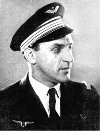 Иллюстрация к книге — Подлинная история авиаполка «Нормандия – Неман» [i_017.jpg]