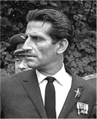 Иллюстрация к книге — Подлинная история авиаполка «Нормандия – Неман» [i_019.jpg]