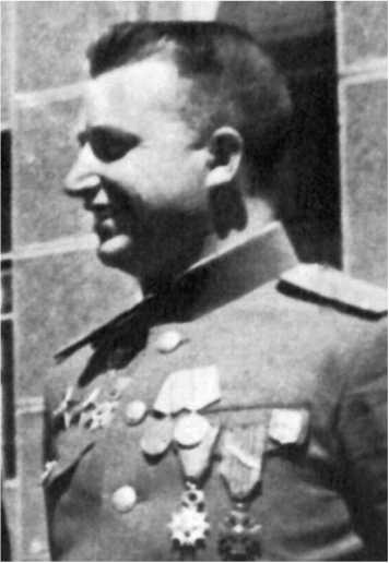 Иллюстрация к книге — Подлинная история авиаполка «Нормандия – Неман» [i_034.jpg]