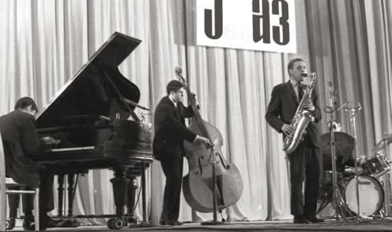 Иллюстрация к книге — Этот мой джаз [i_147.jpg]