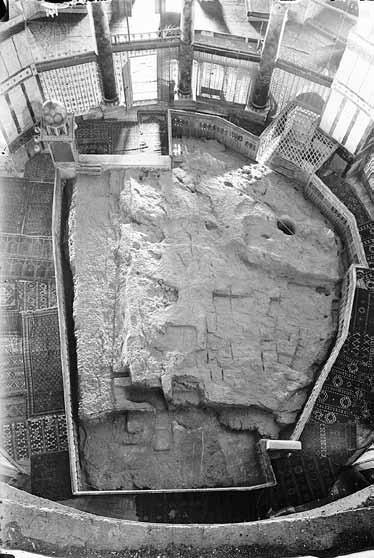 Иллюстрация к книге — Тайна трех государей [i_070.jpg]