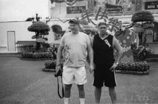 Иллюстрация к книге — Путь русского гангстера. Легенды лихих 90-х [_222.jpg]