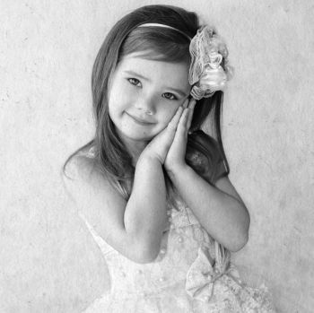 Иллюстрация к книге — Девочка. Девушка. Женщина [i_074.jpg]