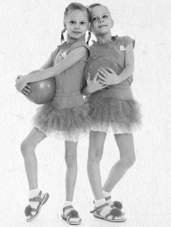 Иллюстрация к книге — Девочка. Девушка. Женщина [i_082.jpg]