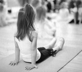 Иллюстрация к книге — Девочка. Девушка. Женщина [i_090.jpg]