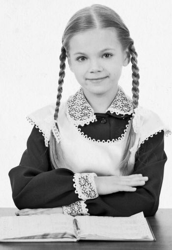 Иллюстрация к книге — Девочка. Девушка. Женщина [i_094.jpg]