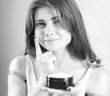 Иллюстрация к книге — Девочка. Девушка. Женщина [i_194.jpg]