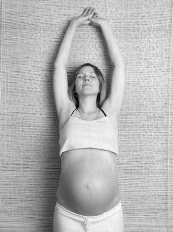 Иллюстрация к книге — Девочка. Девушка. Женщина [i_330.jpg]