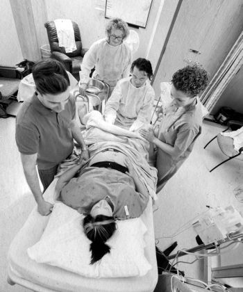 Иллюстрация к книге — Девочка. Девушка. Женщина [i_348.jpg]