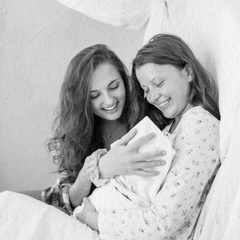 Иллюстрация к книге — Девочка. Девушка. Женщина [i_368.jpg]