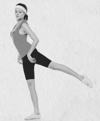 Иллюстрация к книге — Девочка. Девушка. Женщина [i_434.jpg]