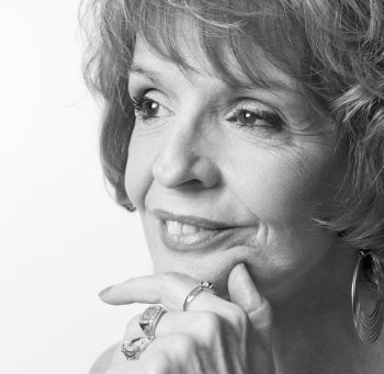 Иллюстрация к книге — Девочка. Девушка. Женщина [i_496.jpg]