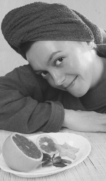 Иллюстрация к книге — Девочка. Девушка. Женщина [i_557.jpg]