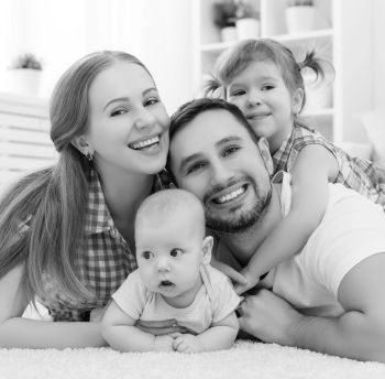 Иллюстрация к книге — Девочка. Девушка. Женщина [i_623.jpg]