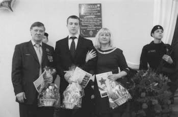 Иллюстрация к книге — Тайная война против СССР и России. Начальник 1 отдела по борьбе с терроризмом УБТ ФСБ РФ о лихих 90-х [i_085.jpg]