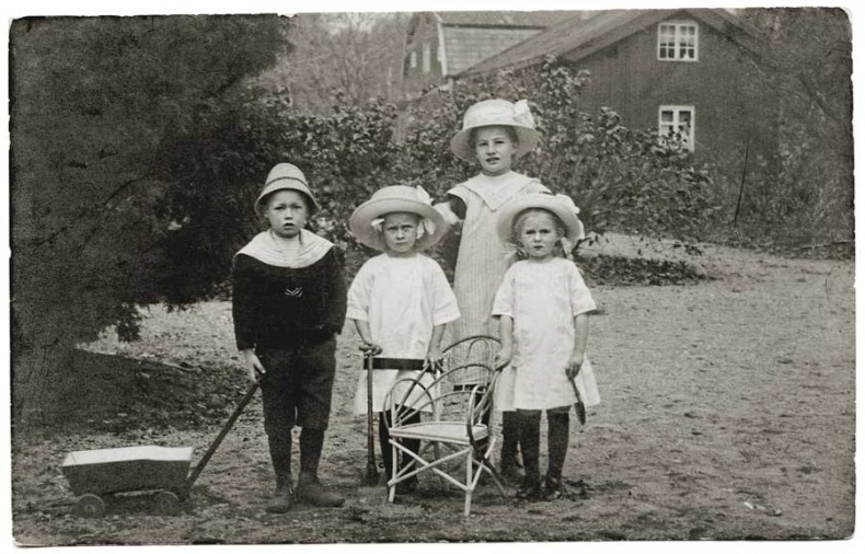 Иллюстрация к книге — Астрид Линдгрен. Этот день и есть жизнь [i_011.jpg]