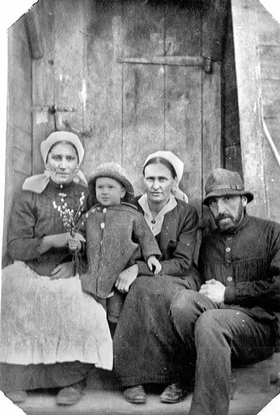 Иллюстрация к книге — Маятник жизни моей... 1930–1954 [i_034.jpg]