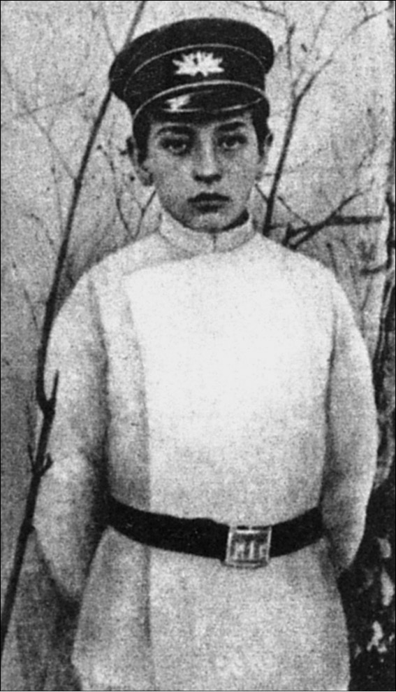 Иллюстрация к книге — Взлет и падение «красного Бонапарта». Трагическая судьба маршала Тухачевского [_04.jpg]