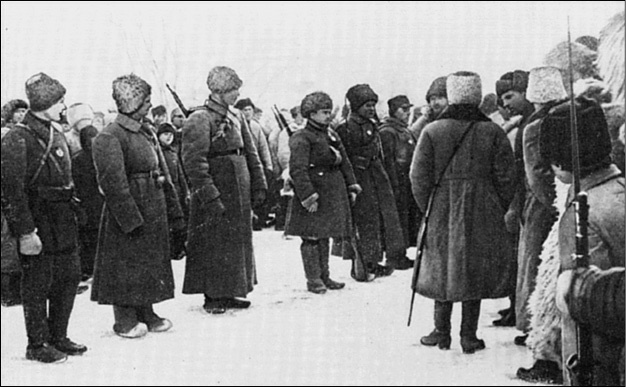 Иллюстрация к книге — Взлет и падение «красного Бонапарта». Трагическая судьба маршала Тухачевского [_16.jpg]