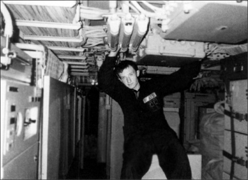 Иллюстрация к книге — Гибель "Курска". Неизвестные страницы трагедии [i_009.jpg]