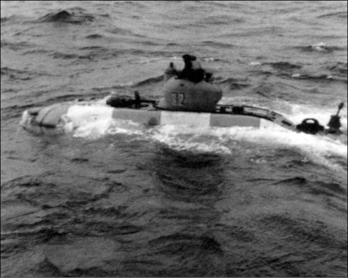 Иллюстрация к книге — Гибель "Курска". Неизвестные страницы трагедии [i_018.jpg]