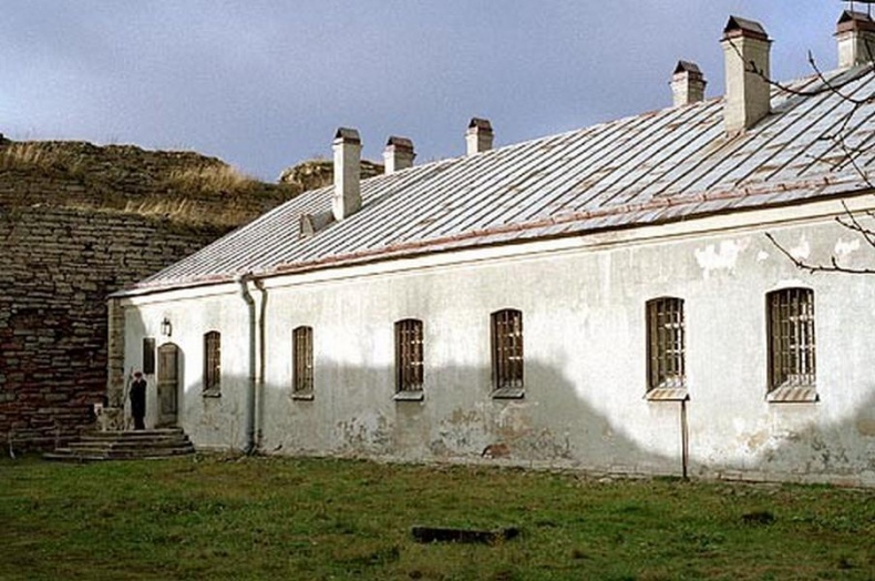 Иллюстрация к книге — Тайны петербургских крепостей. Шлиссельбургская пентаграмма [i_037.jpg]