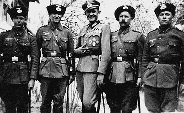 Иллюстрация к книге — Проклятые легионы. Изменники Родины на службе Гитлера [i_030.jpg]